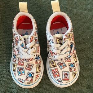 Where’s Waldo Vans (elastic shoe strings) Size 5